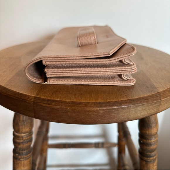 MATT & Nat Vegan Abiko Fold Over Clutch In The Colour Champagne Hand Strap Pink - Picture 3 of 16